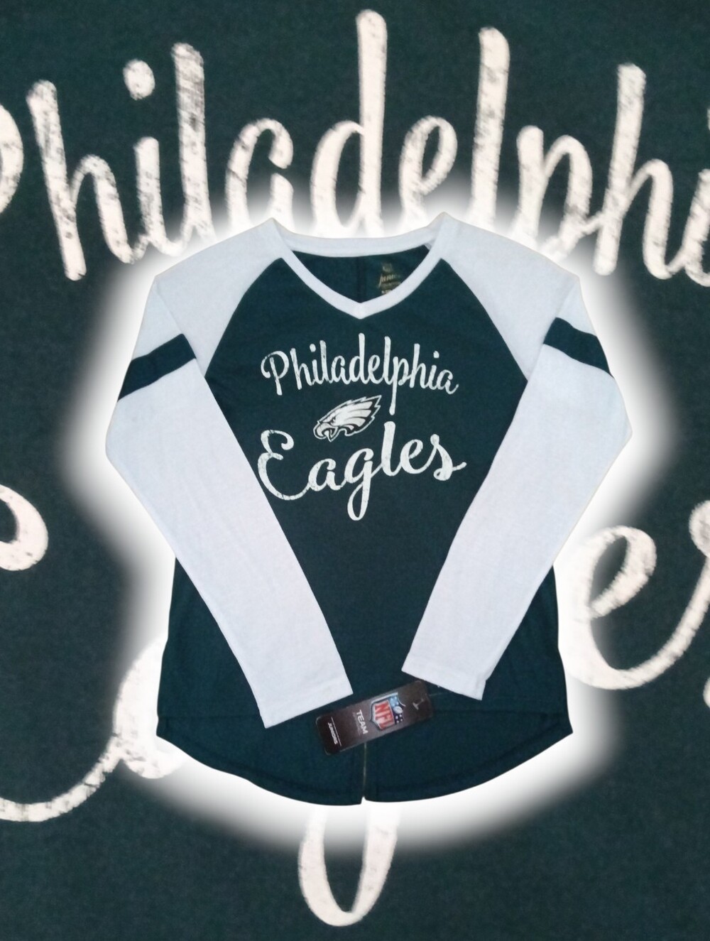 (NWT) NFL® Philadelphia Eagles Lay-Up Raglan Long Sleeve Tee - Size Small